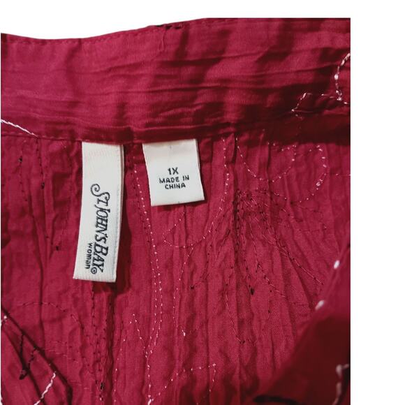 ST. JOHN'S BAY Crinkle Short Sleeve Blouse Top Plus 1X Red Floral‎ Career Travel - Picture 6 of 9